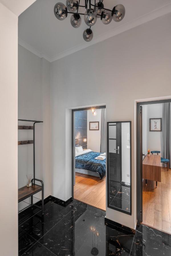 New High-end 2br With Parking Daire *